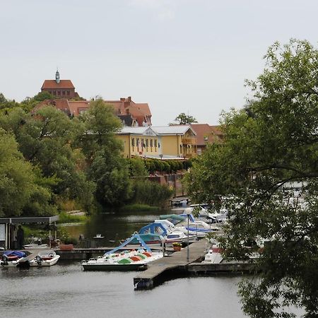 Hotel Garni "Am Hafen" Havelberg Exterior photo