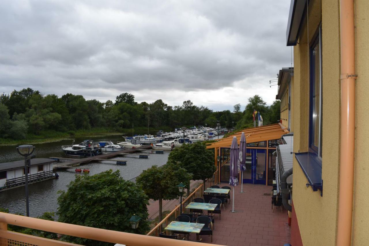 Hotel Garni "Am Hafen" Havelberg Exterior photo